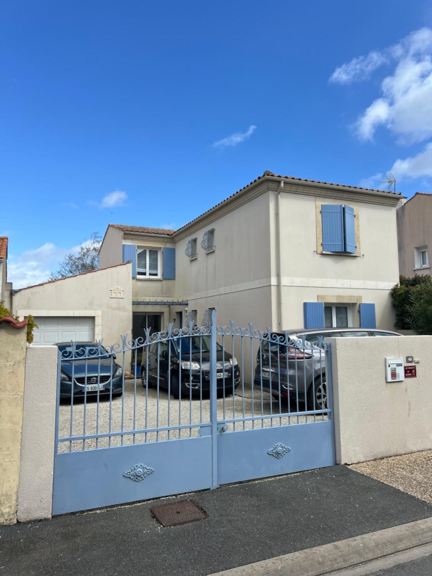Les Trois Iles O.re.a. Homestay Aytre
